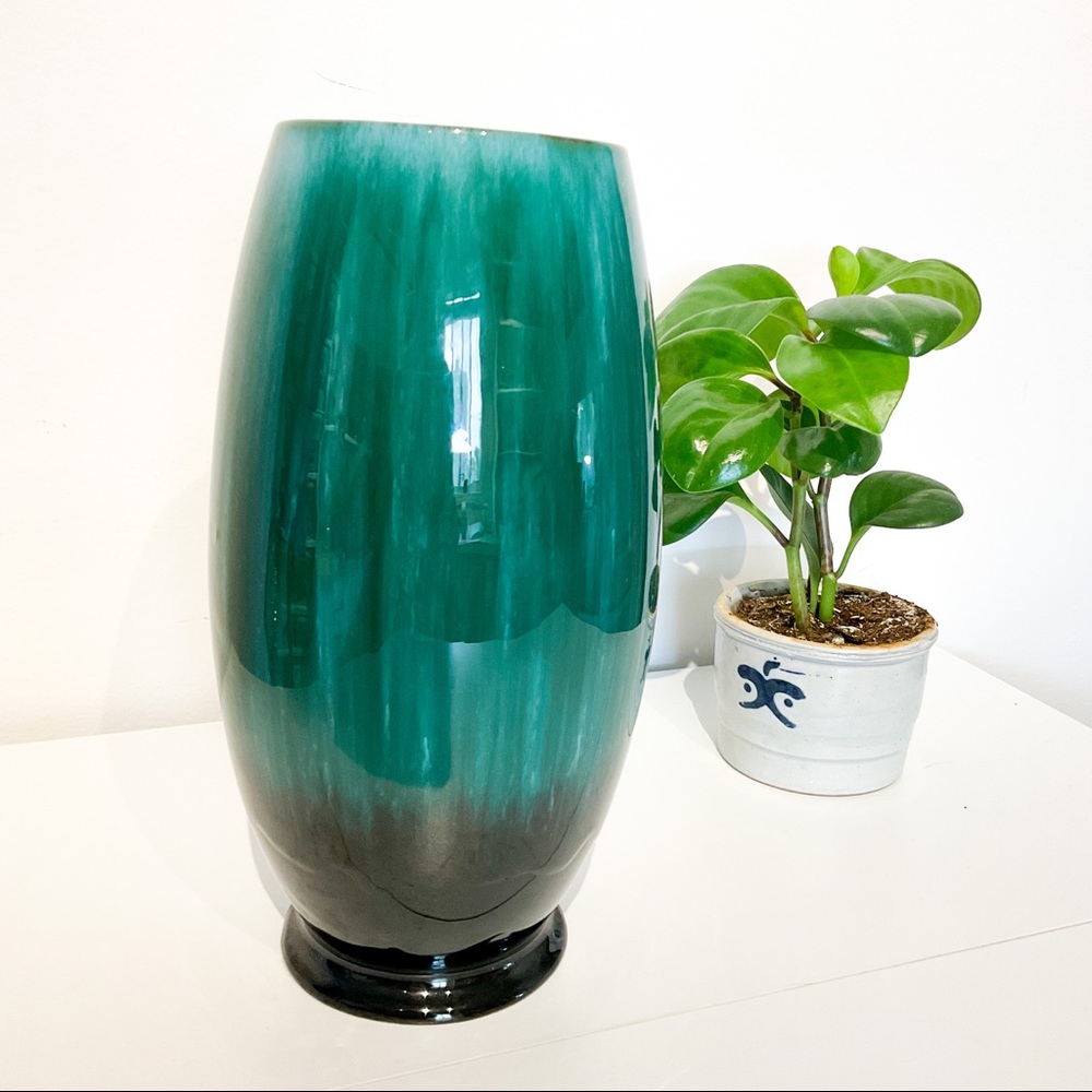MCM BLUE MOUNTAIN POTTERY Vase